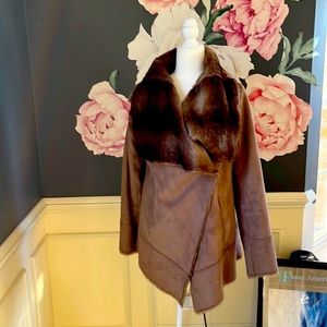 Suede-like coat with faux fur collar and lining